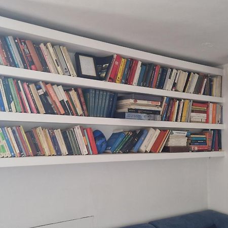 Casa Di Libri - Delizioso Appartamento A 10 Min Da Trastevere Roma Ngoại thất bức ảnh